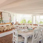 Piazzetta Con Piscina E Vista Villa *