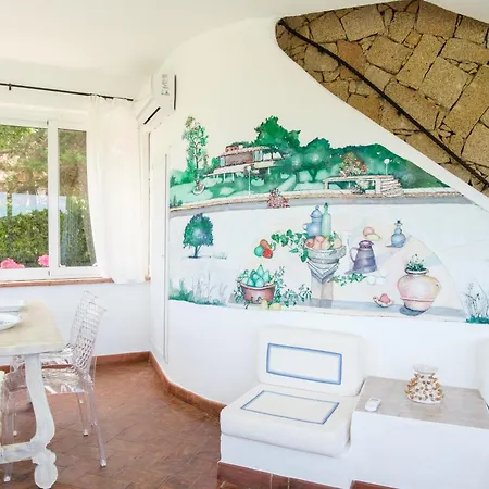 Piazzetta Con Piscina E Vista Villa *