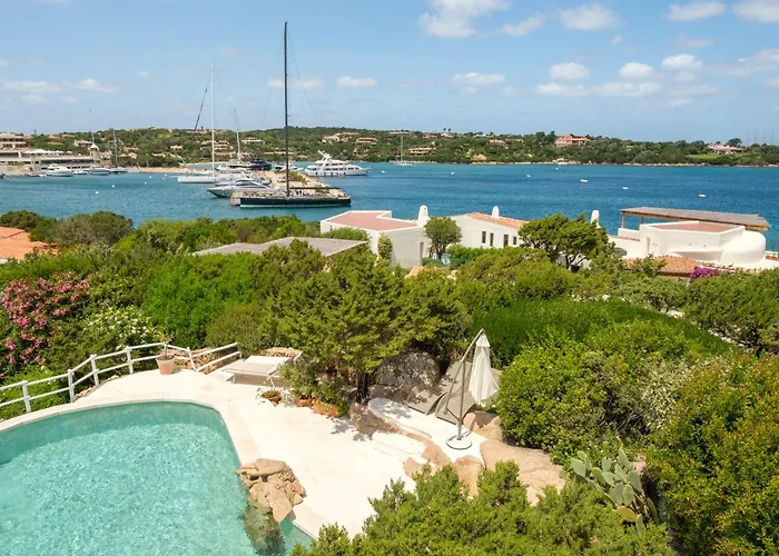 Piazzetta Con Piscina E Vista * Porto Cervo