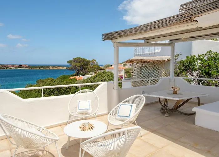 Piazzetta Con Piscina E Vista Villa *