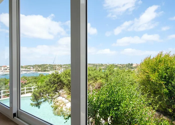Piazzetta Con Piscina E Vista * Porto Cervo