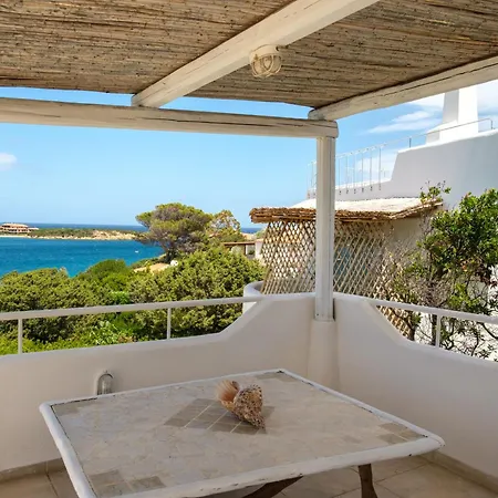 Piazzetta Con Piscina E Vista Villa Porto Cervo