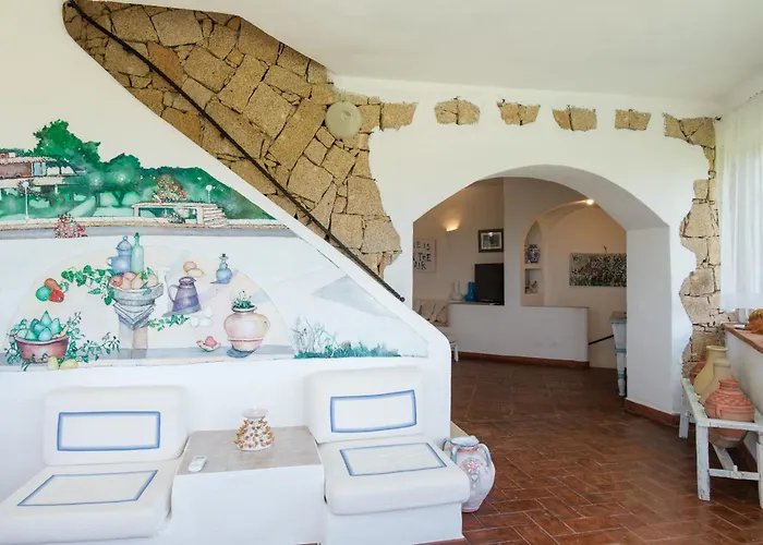 Piazzetta Con Piscina E Vista Porto Cervo