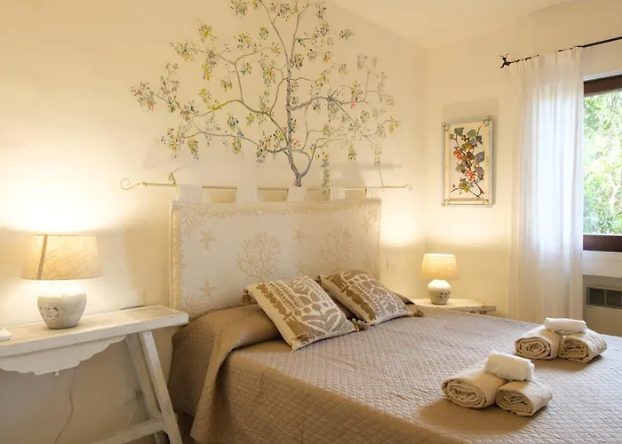 Piazzetta Con Piscina E Vista Villa Porto Cervo