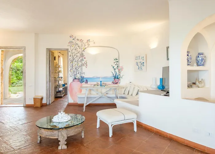 Piazzetta Con Piscina E Vista Villa