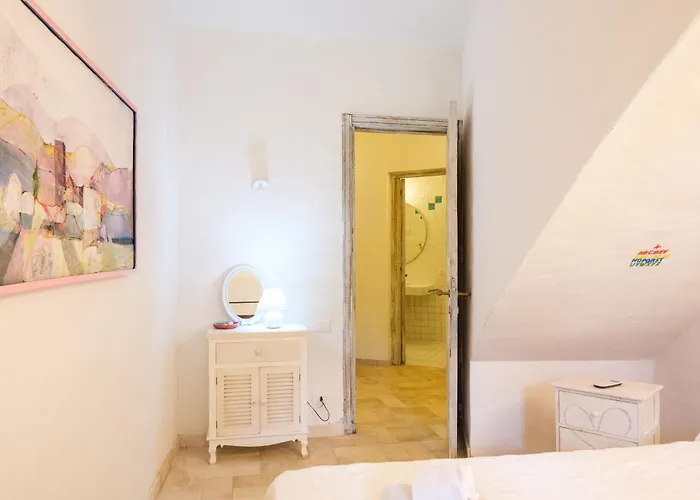 Piazzetta Con Piscina E Vista *