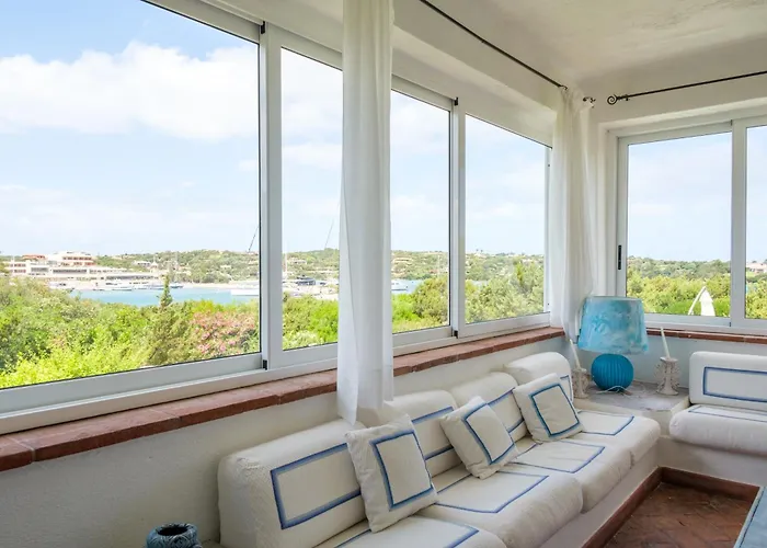 Piazzetta Con Piscina E Vista فيلة