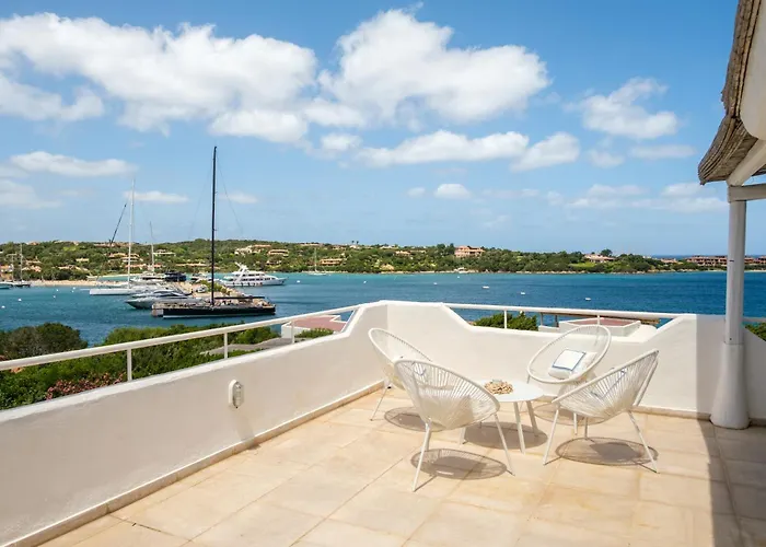 Piazzetta Con Piscina E Vista فيلة بورتو كيرفو